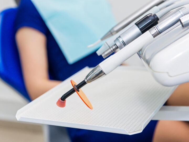 Endodoncja XXI wieku – jak nowoczesne narzędzia endodontyczne zmieniają oblicze leczenia kanałowego