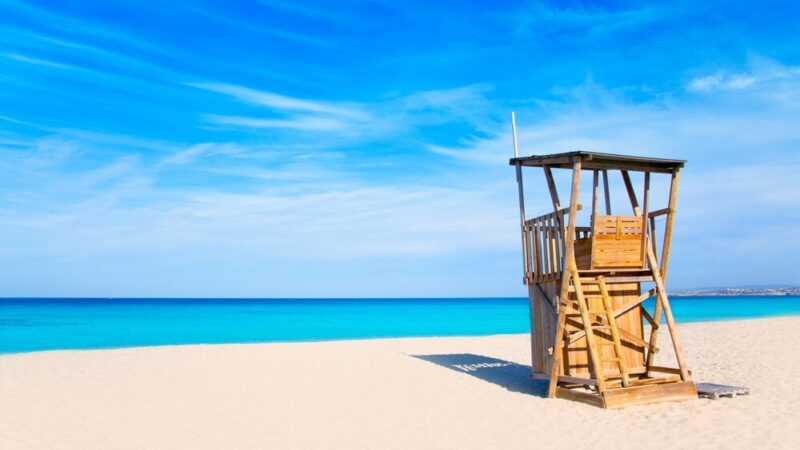 Najpiękniejsze plaże Rodos: przewodnik po rajskich zakątkach wyspy