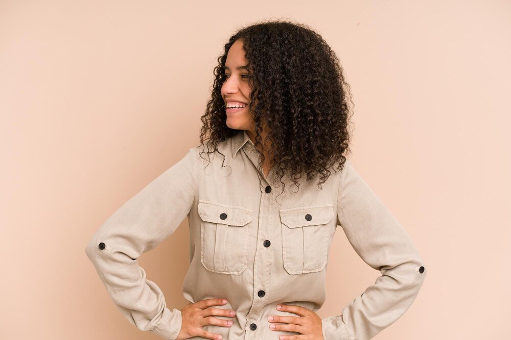 Kolor włosów mokka i jego wpływ na stylizację